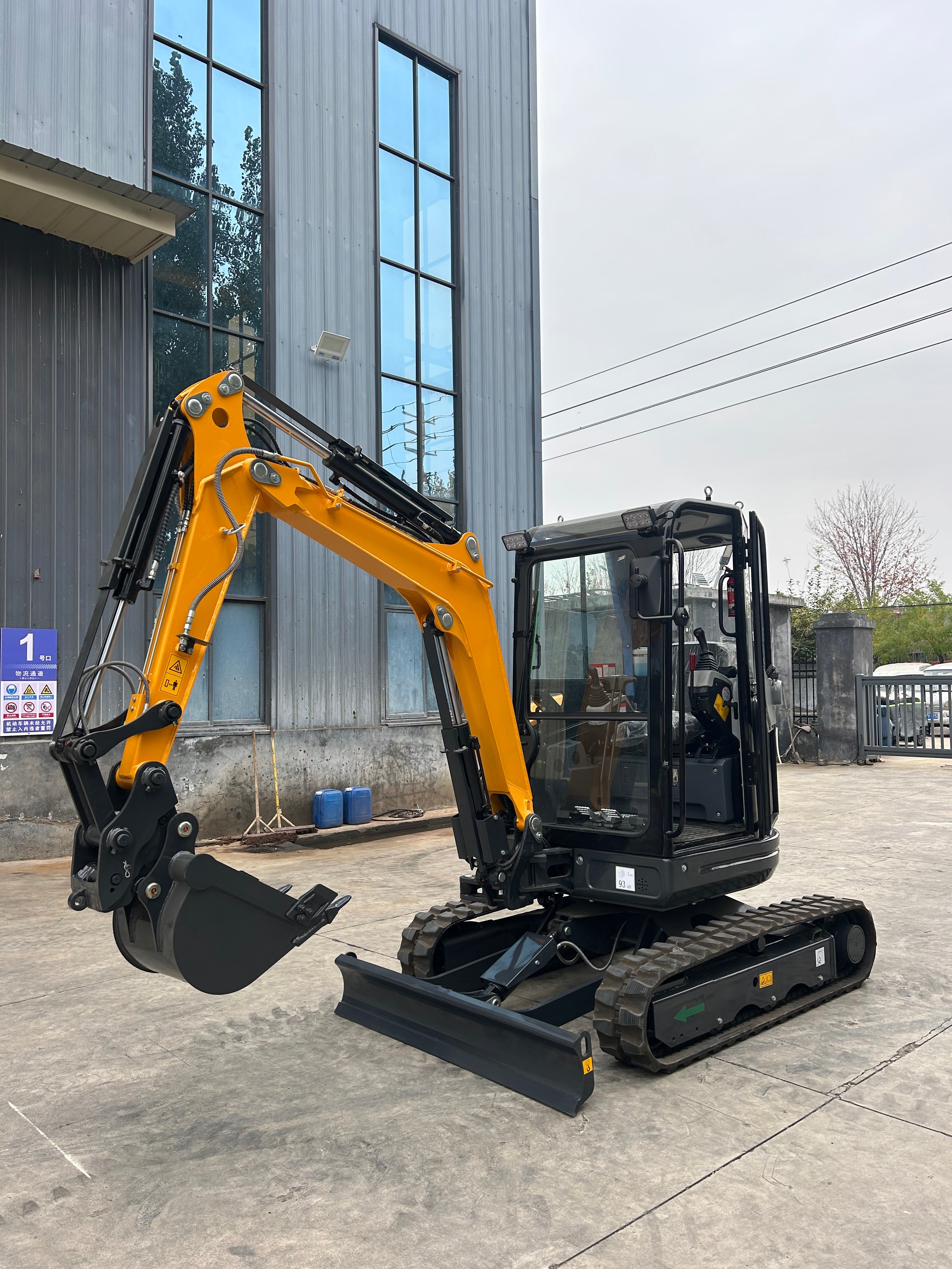 3 Tonne Digger featuring Yanmar Engine