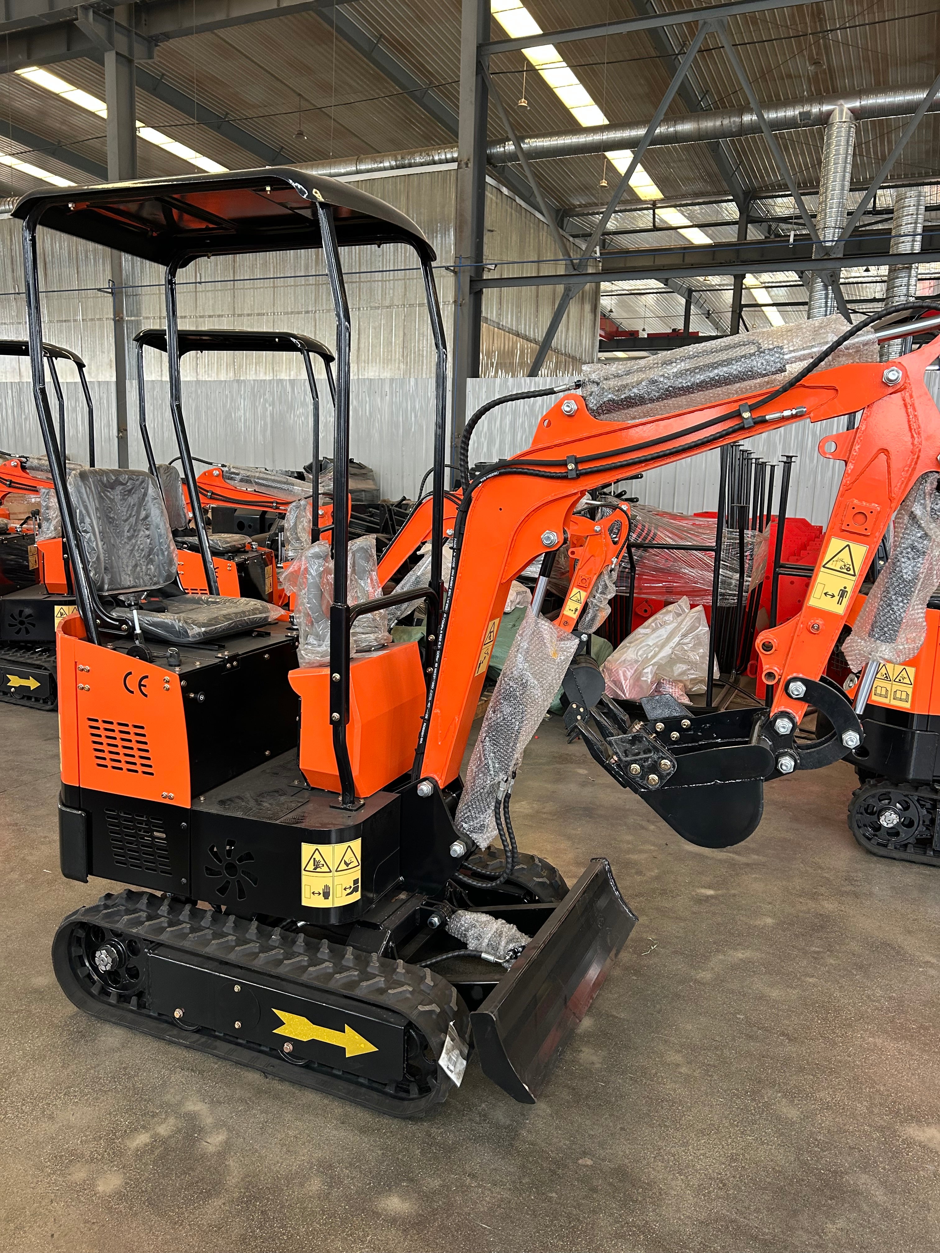 800KG Mini Excavator featuring Rato Petrol Engine
