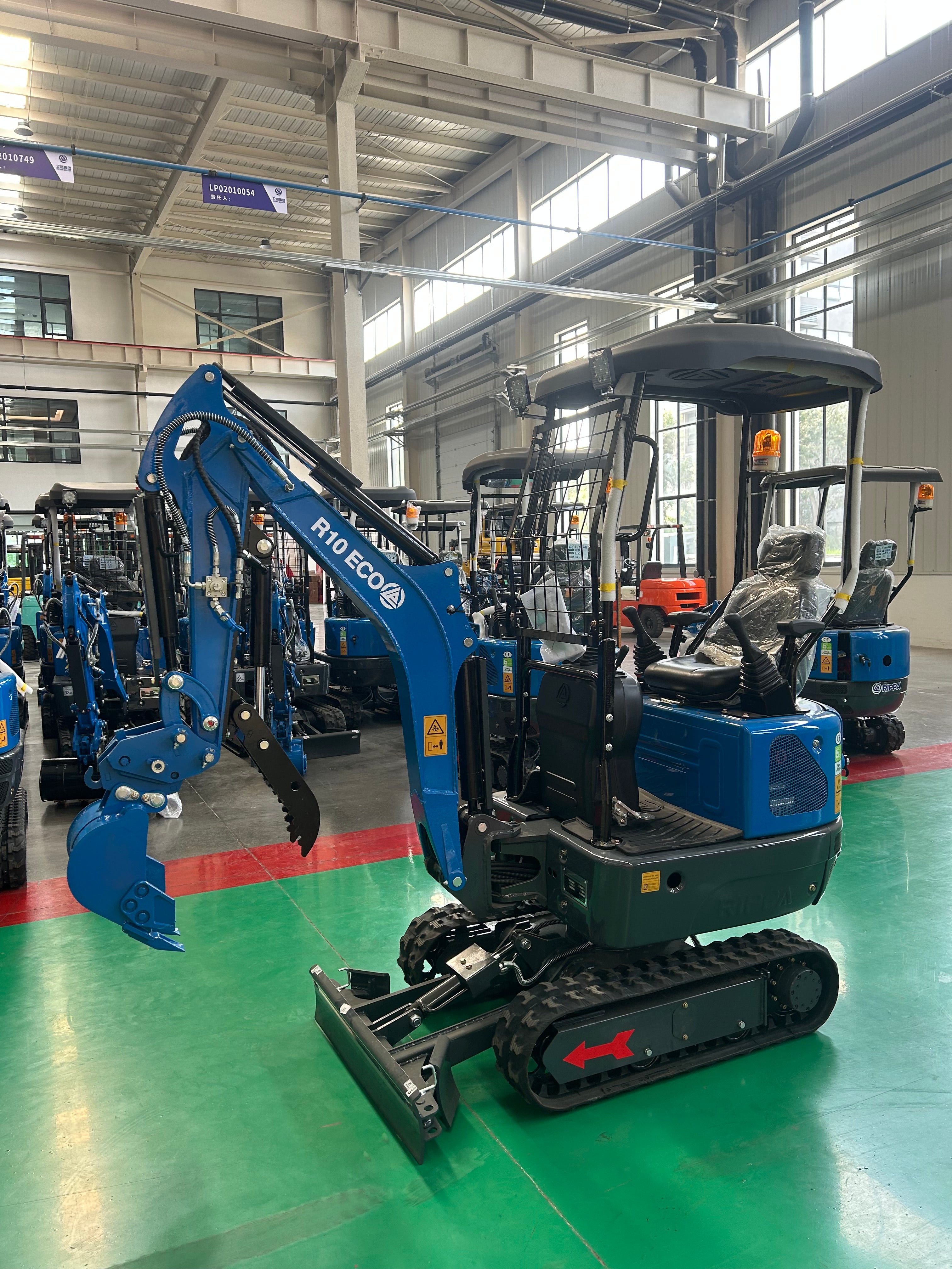 1 Tonne Rippa Mini Digger with Kubota Diesel Engines