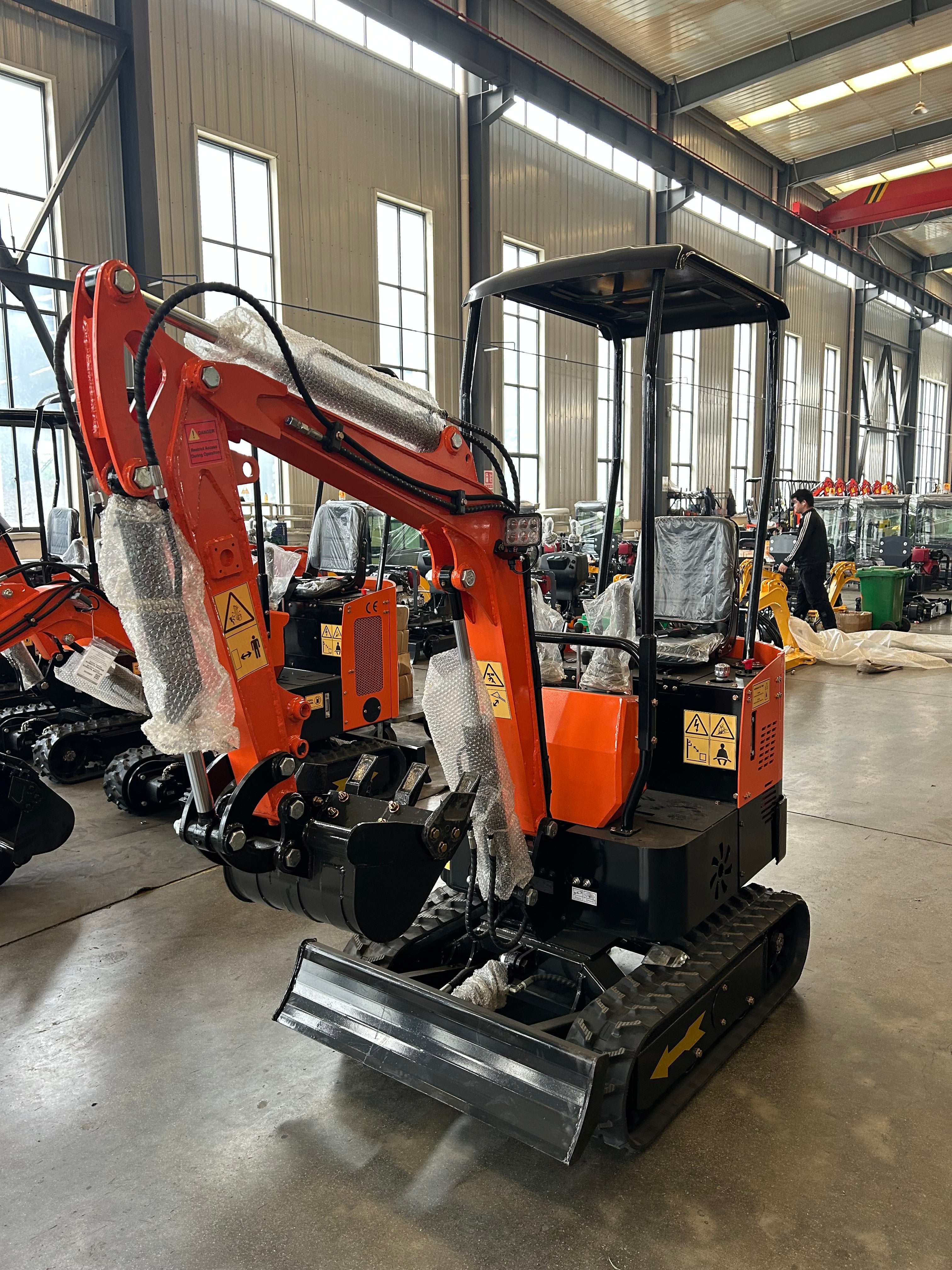 800KG Mini Excavator featuring Rato Petrol Engine