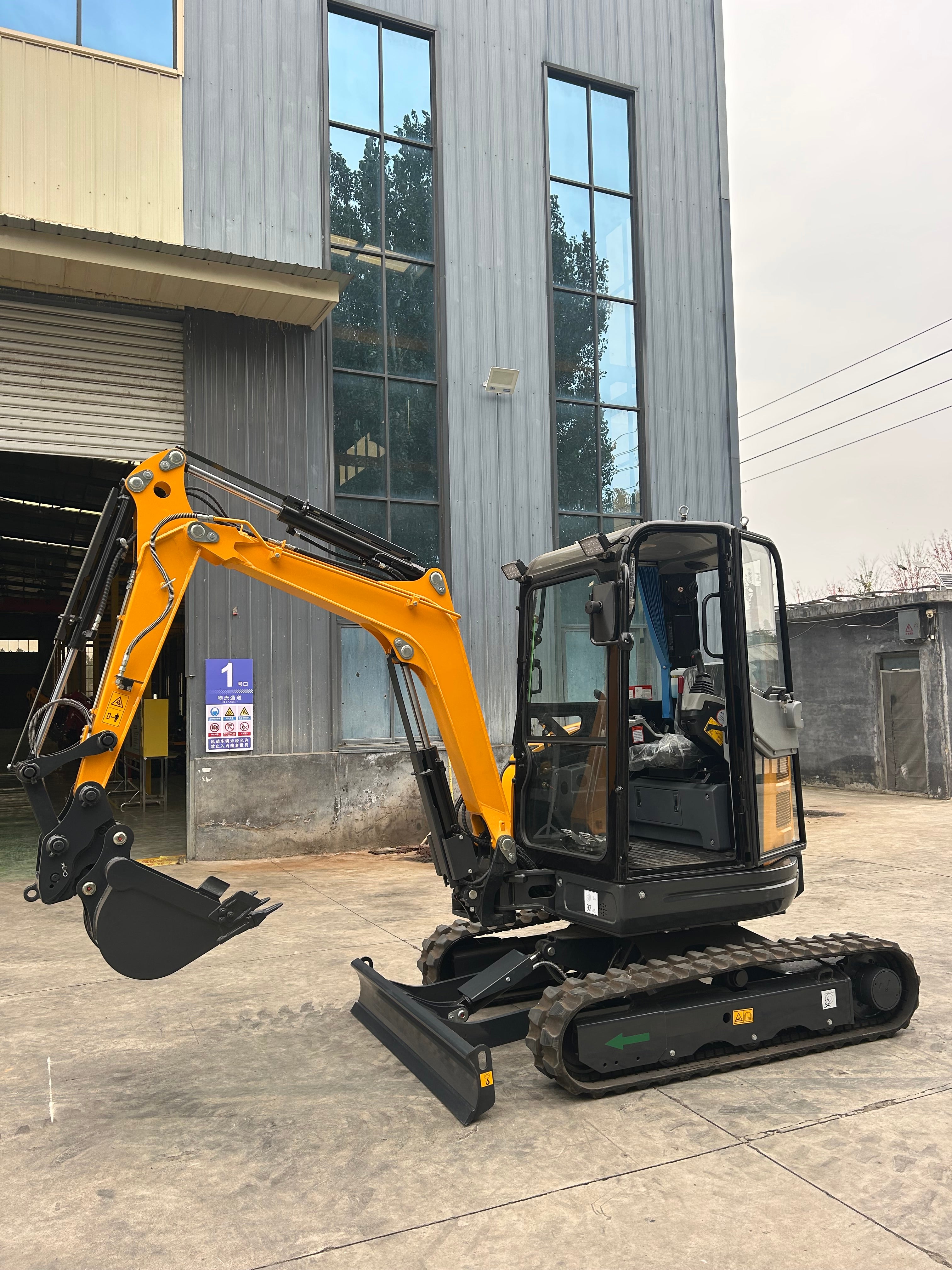 3 Tonne Digger featuring Yanmar Engine