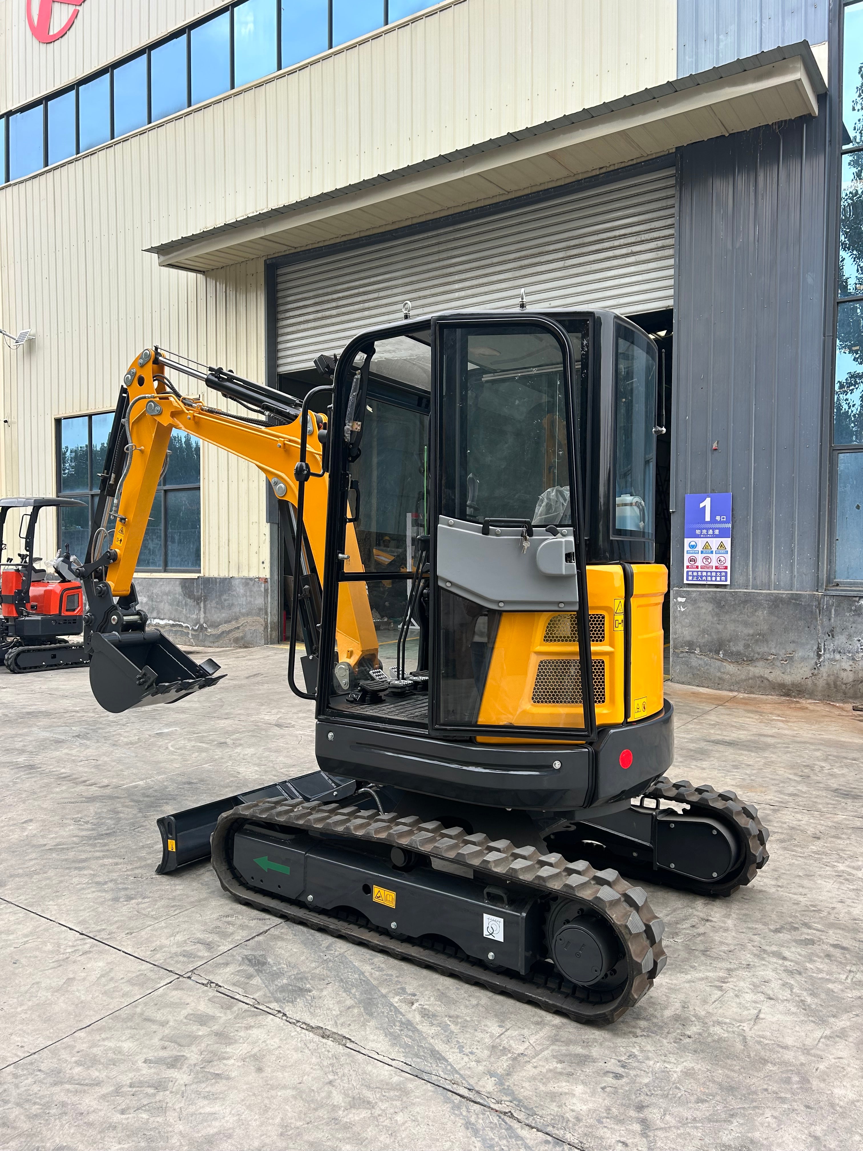 3 Tonne Digger featuring Yanmar Engine
