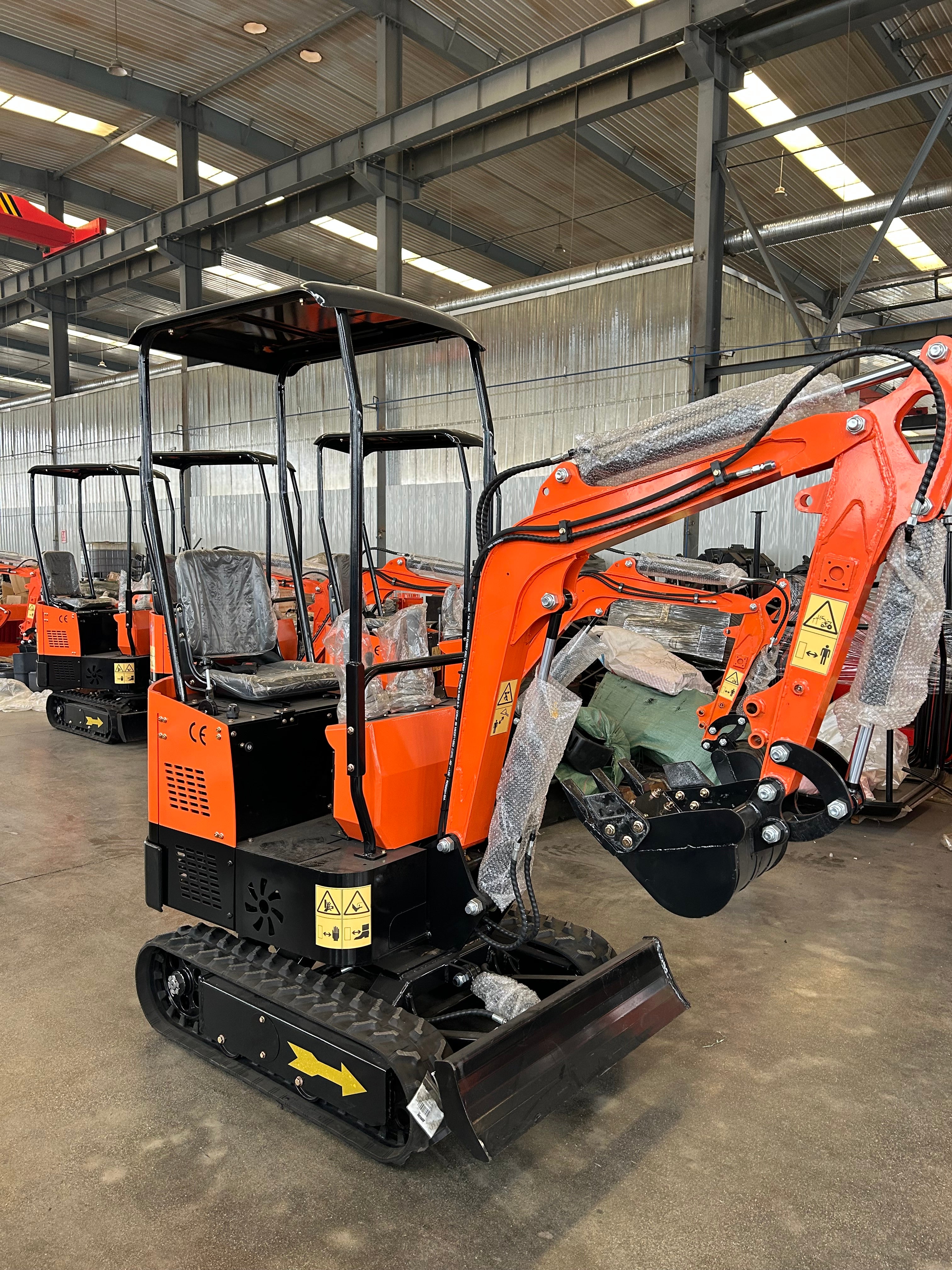 800KG Mini Excavator featuring Rato Petrol Engine