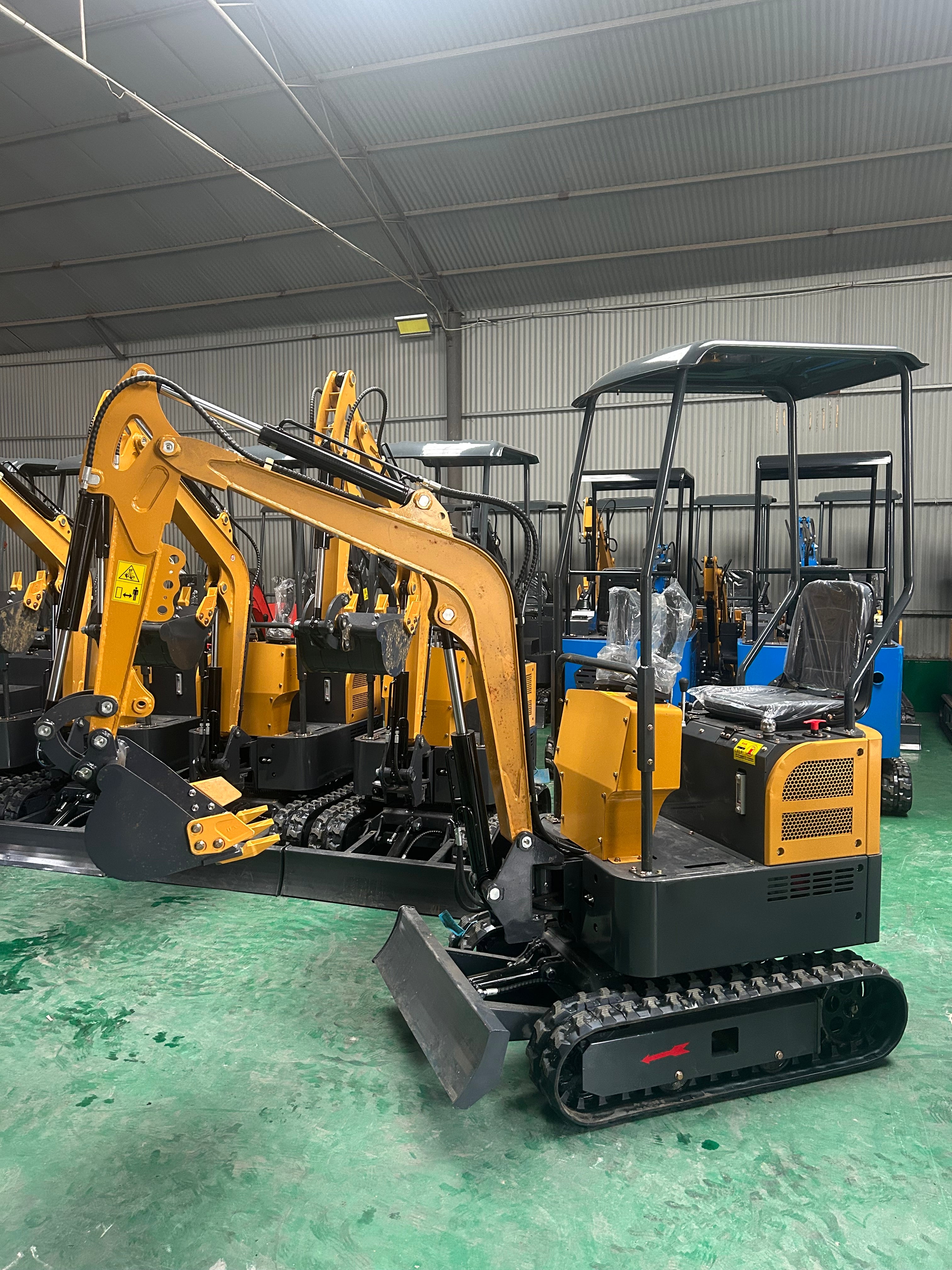 1 Tonne Excavator featuring Rato Petrol Engine