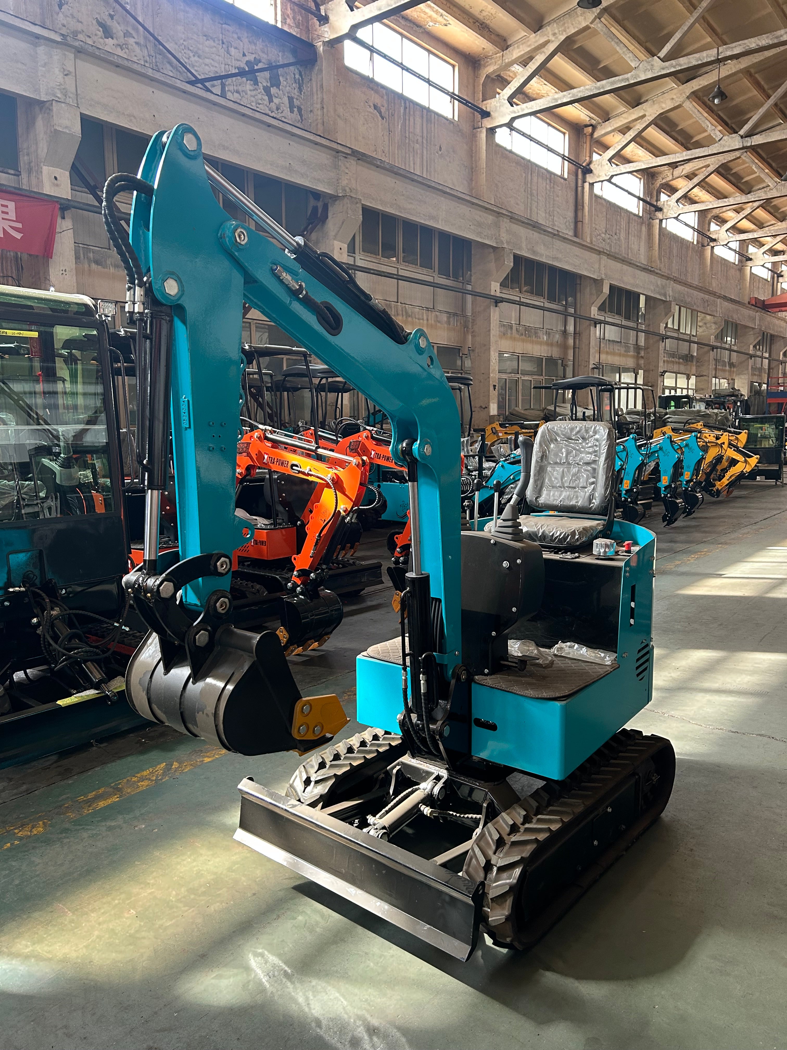 1 Tonne Excavator featuring RATO Petrol Engine