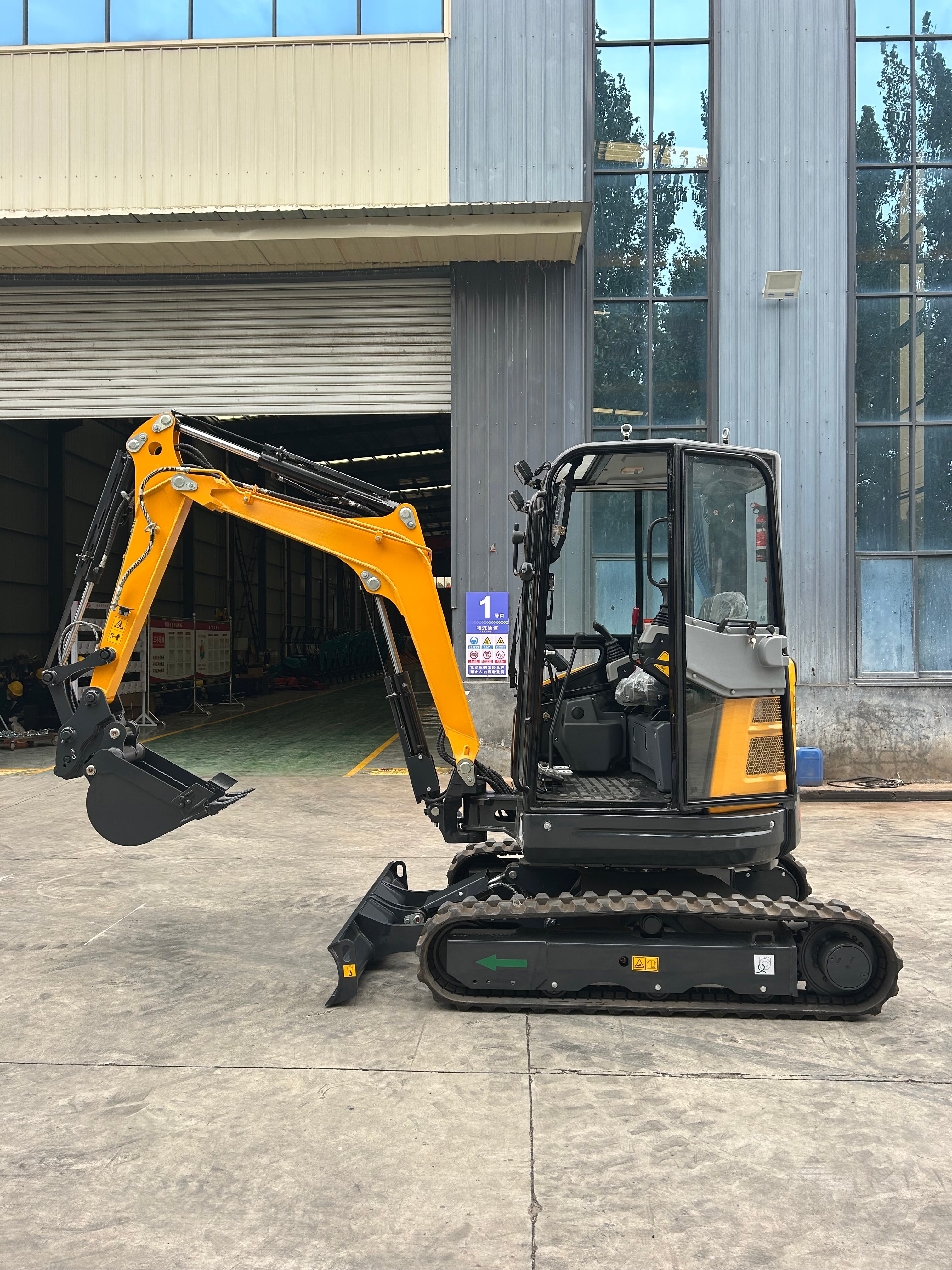 3 Tonne Digger featuring Yanmar Engine
