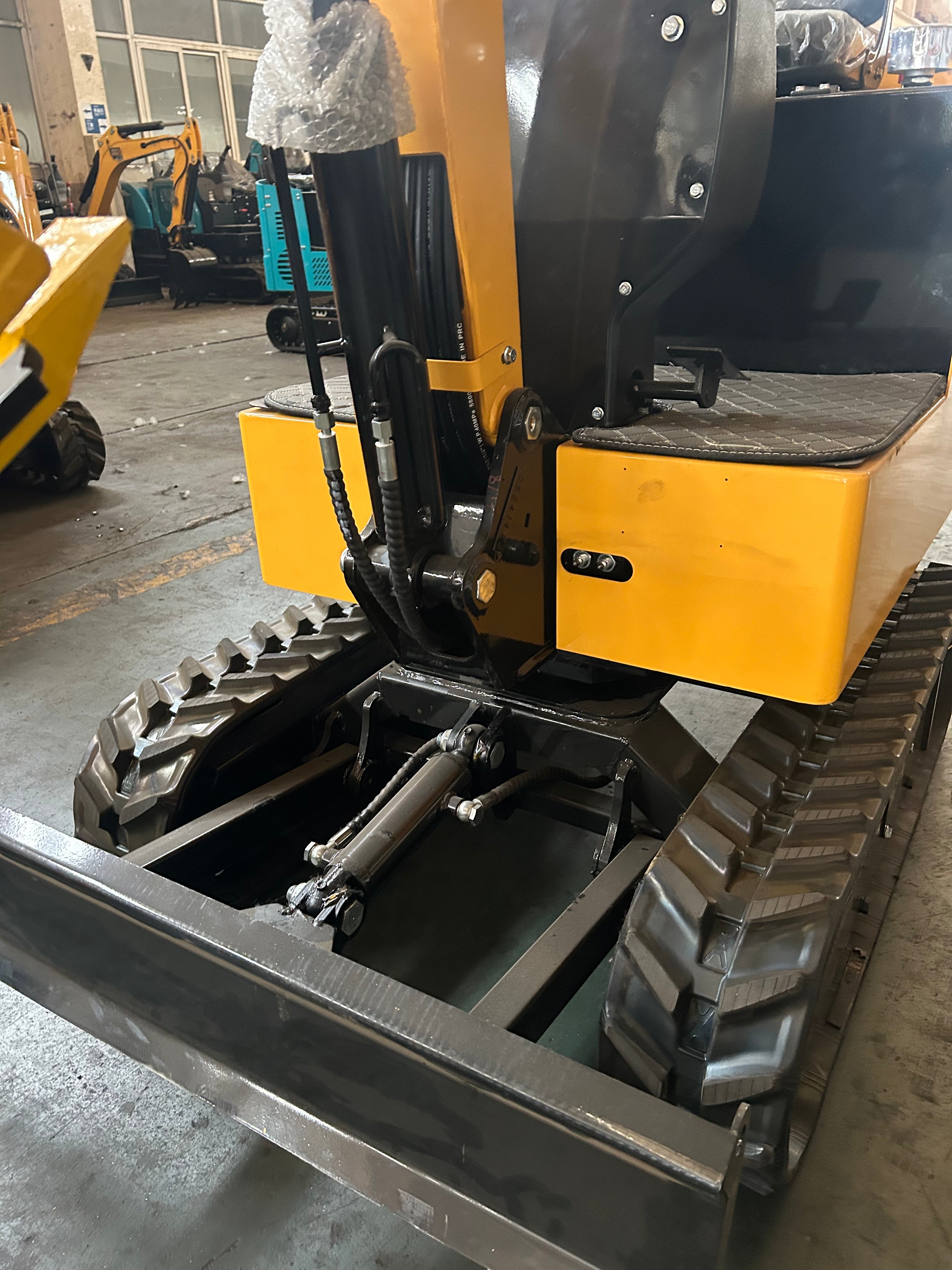 1 Tonne Excavator featuring RATO Petrol Engine